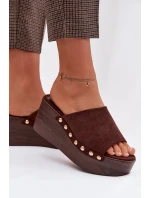 Dámské sandály na platformě se zlatými přezkami Eko semišové hnědé Helivina
