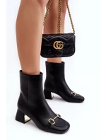 Černé kotníkové boty Adinah na vysokém podpatku s ozdobou Černé kotníkové boty Adinah na vysokém podpatku s ozdobou