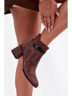 Dámské semišové kožené kotníkové boty na sloupkovém podpatku – hnědé