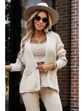 630-1 Teplý svetr s kapsami a žebrovanými manžetami - béžový 630-1 Teplý svetr s kapsami a žebrovanými manžetami - béžový