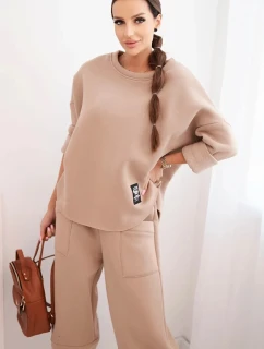 Dámská souprava z teplejšího materiálu se širokými nohavicemi béžová