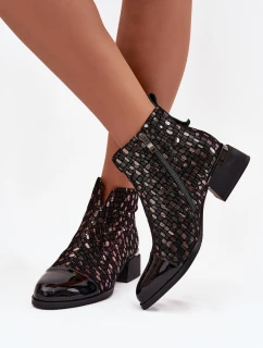 Lakované dámské kotníkové boty z pravé kůže na nízkém podpatku D&A LZ52-960 Černé