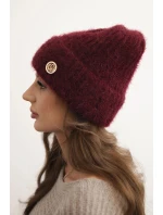 Dámská zimní čepice z nadýchané příze a s elegantním knoflíkem bordová Dámská zimní čepice z nadýchané příze a s elegantním knoflíkem bordová