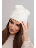Dámská zimní čepice s vlnou zdobená flitry a pleteninou K473 ecru