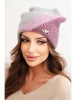 Dámská zimní čepice z huňaté pleteniny s ozdobnou aplikací šedá + tmavě fialová