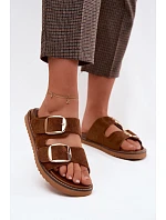 Dámské pantofle z imitace semiše s zlatými přezkami Camel Averia