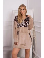Velurové šaty s leopardím potiskem v béžové barvě