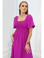 Šaty s řaseným výstřihem tmavě fialové barvy