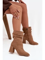 Dámské zateplené kotníkové boty z přírodního semiše na sloupkovém podpatku – béžové