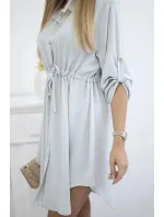 Šaty se zapínáním na knoflíky a zavazováním v pase světle šedá Šaty se zapínáním na knoflíky a zavazováním v pase světle šedá