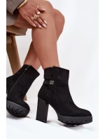Zateplené dámské kotníkové boty na podpatku s ozdobnou páskou černé Zayna