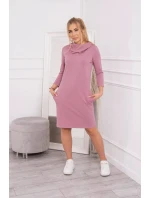 Šaty s kapucí a kapsami tmavě růžové