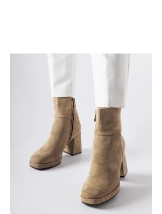 Boty na podpatku model 205870 Solea Boty na podpatku model 205870 Solea