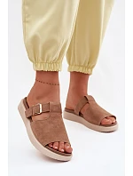 Kožené dámské sandály na platformě se zlatou sponou Camel Zemela Kožené dámské sandály na platformě se zlatou sponou Camel Zemela