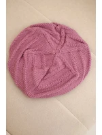 Dámská zimní čepice z volného úpletu s ozdobným vzorem K378 fialová Dámská zimní čepice z volného úpletu s ozdobným vzorem K378 fialová