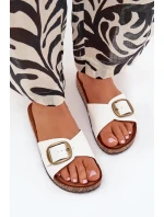 Dámské pantofle na korkové platformě s přezkou – bílé