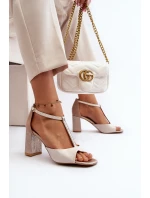 Kožené sandály na podpatku Laura Messi 2759 béžové
