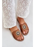 Kožené pantofle s ozdobou na plochém podpatku Zazoo 3047/O Camel