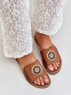 Kožené pantofle s ozdobou na plochém podpatku Zazoo 3047/O Camel