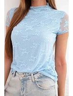 Dámská viskózová krajková halenka s krátkým rukávem a polorolákem modrá Dámská viskózová krajková halenka s krátkým rukávem a polorolákem modrá