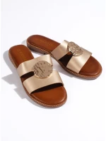 Pohodlné dámské zlaté nazouváky na plochém podpatku Pohodlné dámské zlaté nazouváky na plochém podpatku