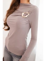 Dámská blůza s ozdobnou sponou mačkaná z viskózy fango