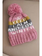 Dámská zimní čepice s vlnou a nápisem s velkým bambulí K422 tmavě pudrově růžová