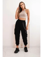 Dámské bavlněné cargo kalhoty s kapsami a řetízkem černé