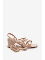 Šněrovací sandály na nízkém podpatku zdobené nýty béžové Chrisele