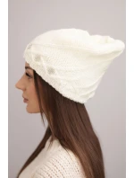 Dámská zimní čepice z vlny s ozdobnými cyrkoniemi a pleteným vzorem K396 ecru