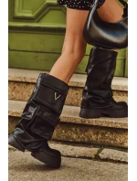 Zateplené nazouvací dámské kozačky na masivní platformě s kapsami Černé Clarinda