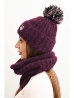 Dámská zimní souprava s bambulí a šál plumová