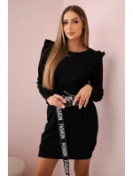 Dámské šaty s volánky a páskem černý Dámské šaty s volánky a páskem černý