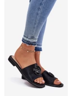 Dámské Pantofle Na Plochém Podpatku S Ozdobným Detalem KV51-007 Černé Dámské Pantofle Na Plochém Podpatku S Ozdobným Detalem KV51-007 Černé