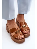 Zazoo 40412 Kožené elegantní dámské žabky s zlatým ozdobou hnědé