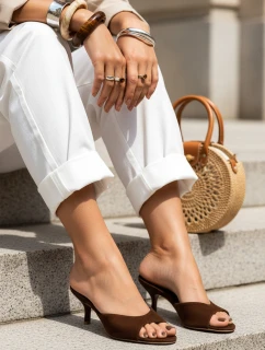 FashionStreet dámské semišové žabky mocha ZY1390