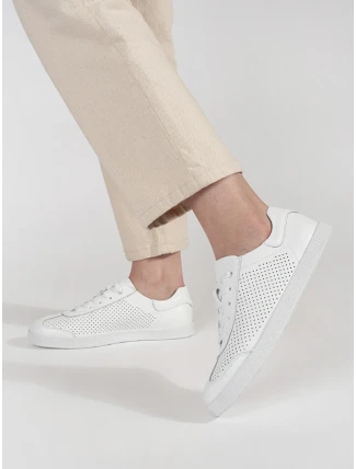 Krásné bílé  tenisky dámské bez podpatku