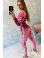 Velurová souprava s nápisem Queen fuchsia Velurová souprava s nápisem Queen fuchsia