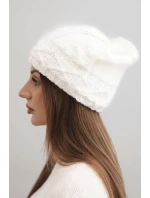 Dámská zimní čepice s vlnou v hrubém copánkovém pletení K481 bílá