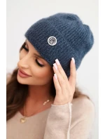 Dámská zimní čepice huňatá s ozdobným knoflíkem džínová modrá Dámská zimní čepice huňatá s ozdobným knoflíkem džínová modrá