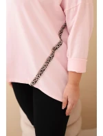 Dámská blůza Plus Size bavlněná s ohrnovacími rukávy a lampasem v leopardím vzoru cukrová růžová Dámská blůza Plus Size bavlněná s ohrnovacími rukávy a lampasem v leopardím vzoru cukrová růžová