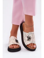 Dámské kožené pantofle s broží Vinceza 66752 béžové