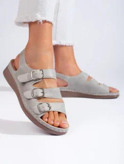 Designové dámské šedo-stříbrné  sandály na klínku