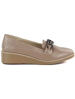 Dámské polobotky na klínovém podpatku s ornamentem béžové barvy M.Daszynski MR2265 Dámské polobotky na klínovém podpatku s ornamentem béžové barvy M.Daszynski MR2265