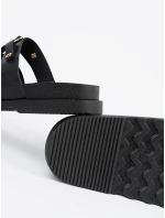 Zajímavé černé  nazouváky dámské na plochém podpatku