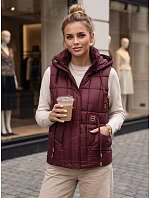 Dámská prošívaná vesta s kapucí, bordová, FashionStreet TY5974 Dámská prošívaná vesta s kapucí, bordová, FashionStreet TY5974