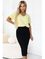 665-1 Dámská bavlněná halenka s výstřihem do V a krátkými rukávy - máslově žlutá