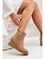 Zateplené boty na klínu s ozdobným zipem eko semišové camel Leretha