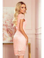 Krajkové dámské šaty v broskvové barvě s krátkými rukávy a dekoltem 316-2