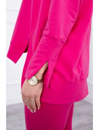 Souprava s oversize halenkou fuchsiové barvy Souprava s oversize halenkou fuchsiové barvy